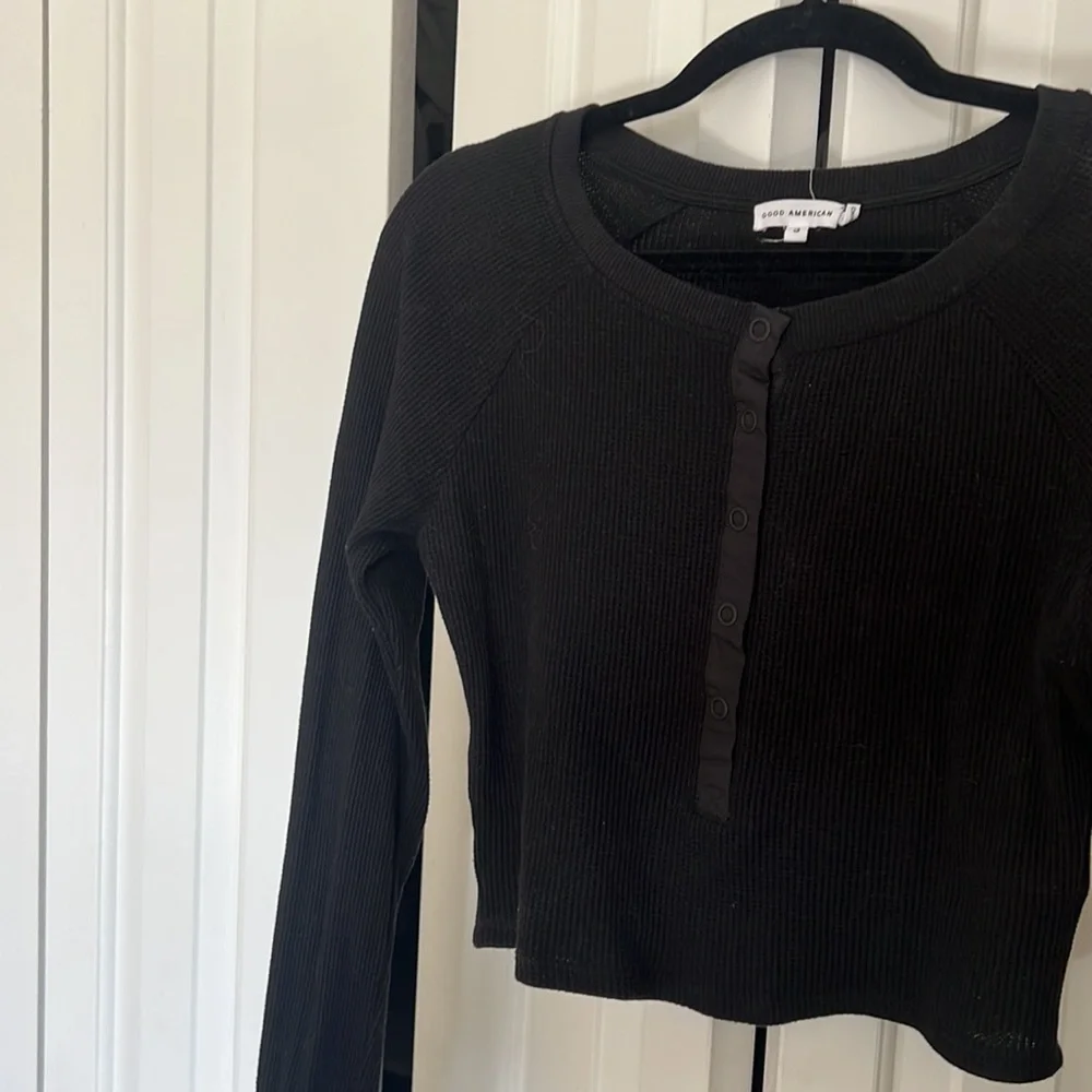 GOOD AMERICAN CROPPED HENLEY NEW - Picture 3 of 5